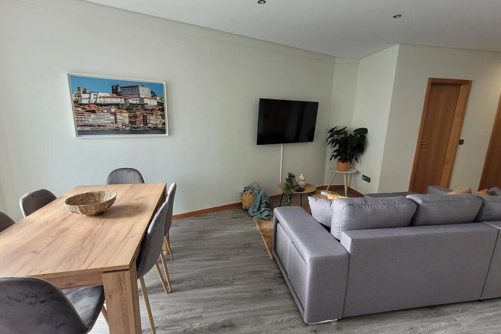 Ao Lado Da Estacao Do Metro! Apartment บีลาโนวาเดกายา ภายนอก รูปภาพ
